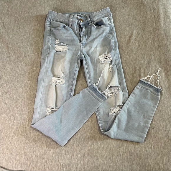 American Eagle Outfitters Light Wash Skinny Jeans Distressed - Picture 2 of 6